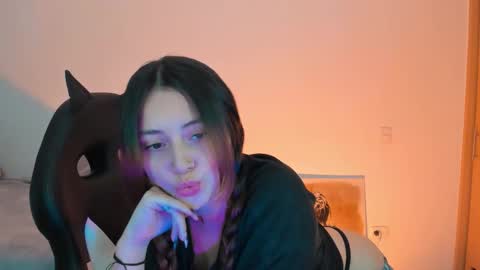 Snapshot of anniemora_ chatting on November 27, 3:19 am Annie online show from November 27, 3:19 am