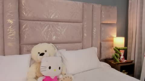 Annie online show from September 20, 11:44 am