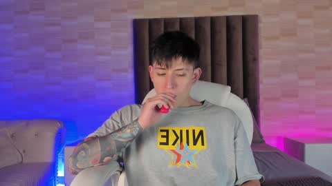 Annie  Alex online show from January 3, 1:25 pm