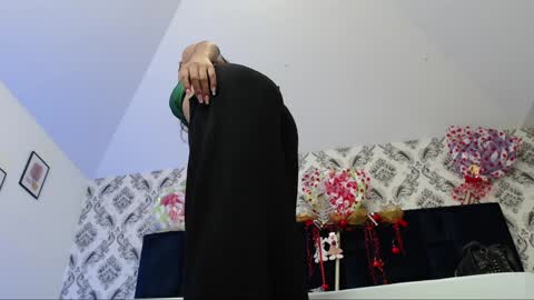 Snapshot of anniieleonhart chatting on January 7, 7:49 pm Anniieleonhart online show from January 7, 7:49 pm