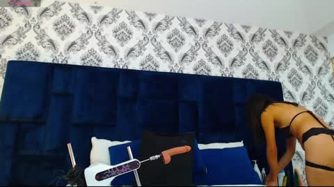 Snapshot of anniieleonhart chatting on January 29, 11:46 pm Anniieleonhart online show from January 29, 11:46 pm