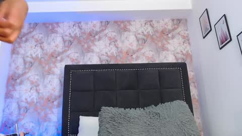 Snapshot of anniieleonhart chatting on February 5, 8:25 pm Anniieleonhart online show from February 5, 8:25 pm