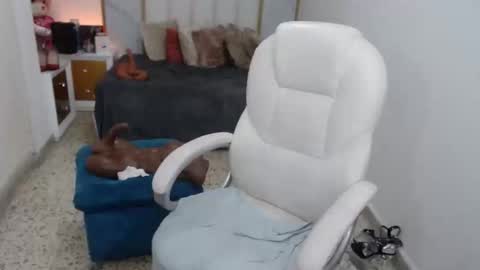 Snapshot of annita_cooper_ chatting on December 30, 11:17 pm anna online show from December 30, 11:17 pm