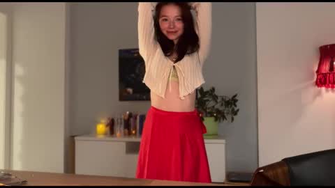 Snapshot of anntics_ chatting on December 4, 4:22 am N antics online show from December 4, 4:22 am