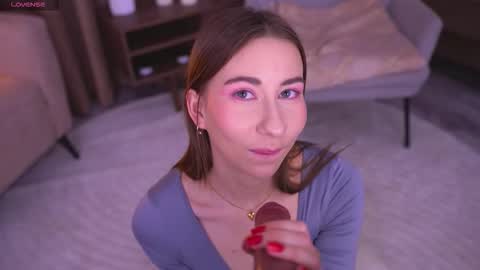 Annuetta online show from January 17, 8:08 am