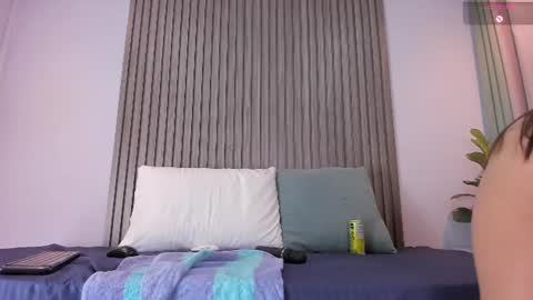 Snapshot of anny_cute01 chatting on June 13, 10:29 pm Anny online show from June 13, 10:29 pm