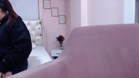 ANNY LOUIS online show from December 6, 8:59 am