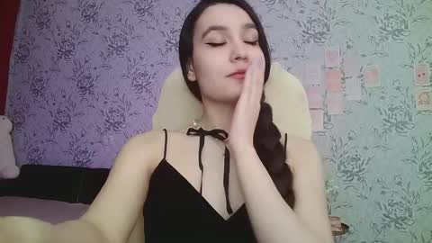 Annie online show from March 6, 4:08 am