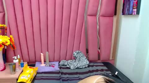 Anny online show from February 4, 4:08 pm