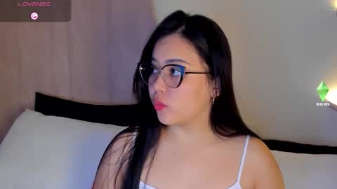 A N N Y E  online show from November 22, 12:04 pm