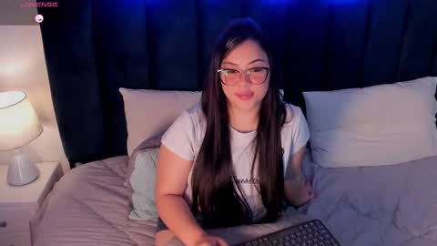 A N N Y E  online show from November 26, 1:12 pm