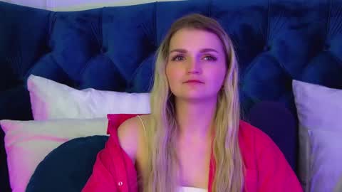 annyraii online show from February 10, 6:28 am