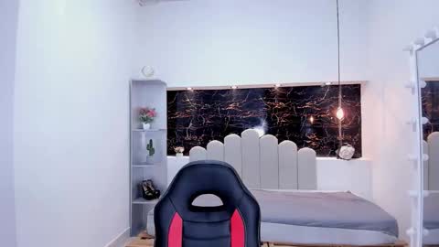 Anny online show from March 4, 8:26 pm