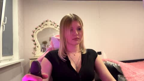 Snapshot of annyvibess chatting on May 17, 7:10 pm annyvibess online show from May 17, 7:10 pm