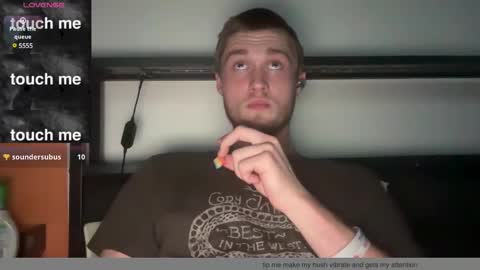 Snapshot of anomalies_ig chatting on December 28, 4:51 am anomalies_ig online show from December 28, 4:51 am