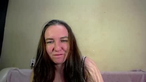 Snapshot of anora_ chatting on March 11, 2:10 am anora_ online show from March 11, 2:10 am