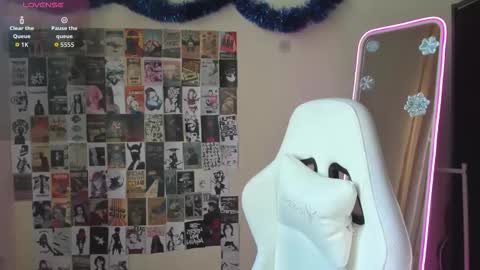 Anora online show from January 8, 8:16 am