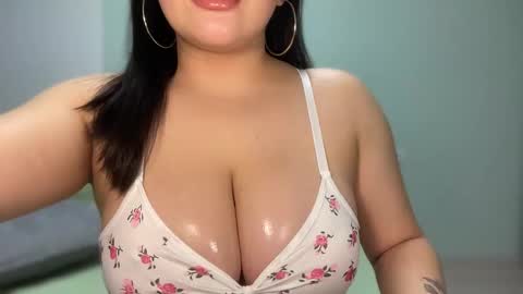 Snapshot of anora_sunny chatting on September 25, 5:27 pm Any online show from September 25, 5:27 pm
