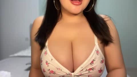 Snapshot of anora_sunny chatting on September 28, 4:56 pm Any online show from September 28, 4:56 pm