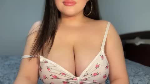 Snapshot of anora_sunny chatting on October 10, 4:06 pm Any online show from October 10, 4:06 pm