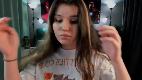 Snapshot of anoradark chatting on November 21, 12:43 am Anora online show from November 21, 12:43 am