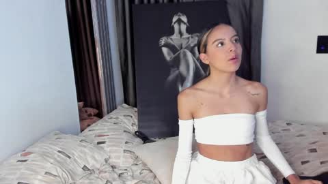 anotella_aa online show from May 15, 11:45 pm