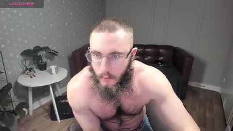 Ant online show from December 1, 4:23 pm