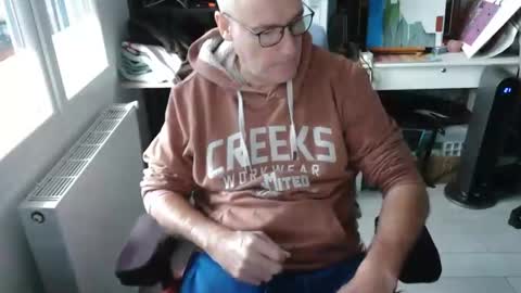 Snapshot of antares590 chatting on January 6, 9:52 am antares590 online show from January 6, 9:52 am