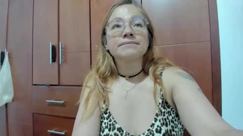 Snapshot of anthonela_mature_ chatting on October 28, 10:12 pm anthonela_mature_ online show from October 28, 10:12 pm