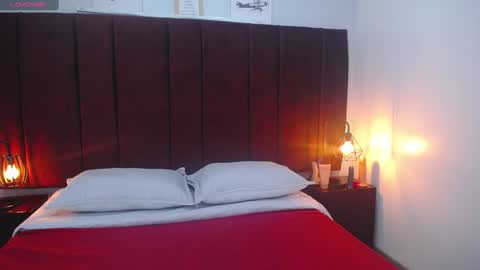 Snapshot of anthonelaa__ chatting on February 3, 8:13 pm Anthonelaa online show from February 3, 8:13 pm