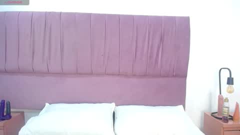 Snapshot of anthonelaa__ chatting on February 23, 1:10 pm Anthonelaa online show from February 23, 1:10 pm