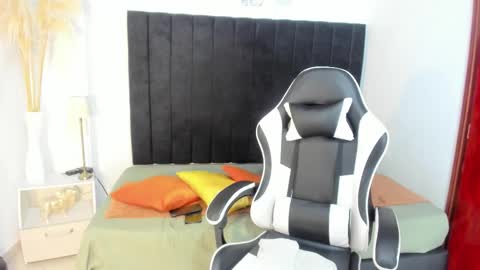       online show from November 6, 12:33 am