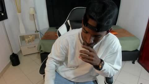       online show from November 8, 12:44 am