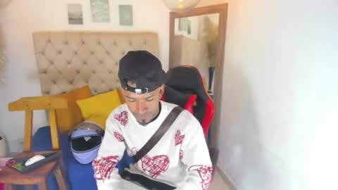       online show from March 8, 11:19 pm