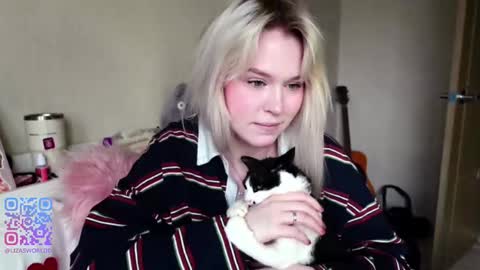 Liza online show from March 6, 1:02 am