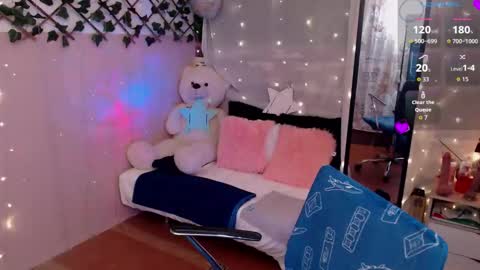 Snapshot of antolyh_c chatting on October 10, 11:42 am antolyh_c online show from October 10, 11:42 am