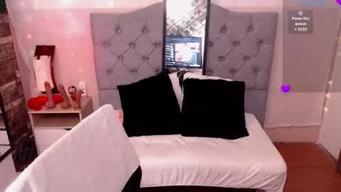 Snapshot of antolyh_c chatting on November 10, 12:15 pm antolyh_c online show from November 10, 12:15 pm