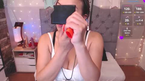 Snapshot of antolyh_c chatting on November 21, 1:54 pm antolyh_c online show from November 21, 1:54 pm