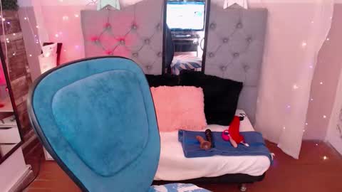 antolyh_c online show from March 5, 12:23 pm