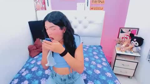 antonela_xx3 online show from April 7, 11:04 pm