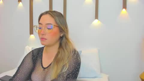 A N T O N E L L A  online show from February 18, 12:06 pm