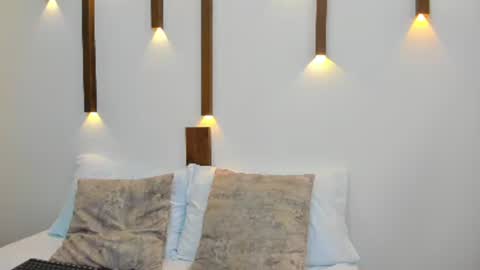 A N T O N E L L A  online show from February 27, 5:47 pm