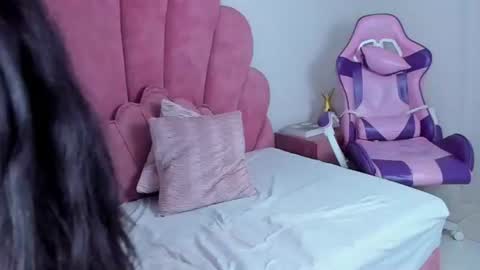 Snapshot of antonella_foxxxx chatting on June 23, 1:36 am antonella_foxxxx online show from June 23, 1:36 am