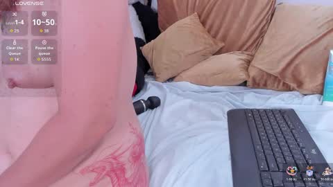 Snapshot of antonella_moon7 chatting on May 1, 4:33 pm Antonella Moon 7 online show from May 1, 4:33 pm