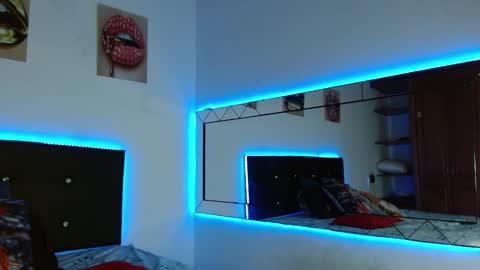 Snapshot of antonella_pink2 chatting on October 26, 4:35 pm antonella online show from October 26, 4:35 pm