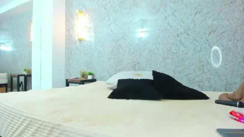 Anto online show from April 13, 9:42 pm