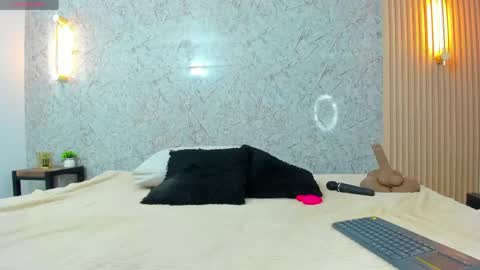 Anto online show from April 22, 8:43 pm