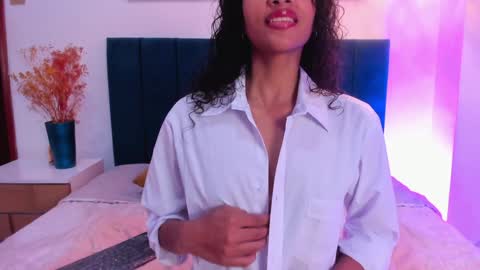 AntonellaHall  online show from December 10, 12:05 pm