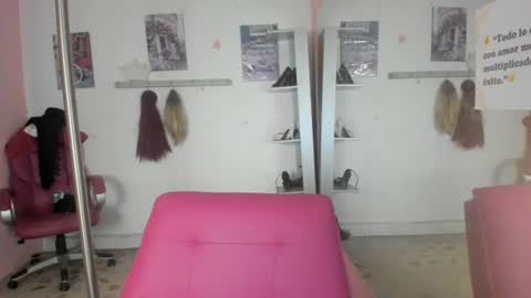 Snapshot of antonellakling_ chatting on July 29, 1:09 pm ANTONELLA online show from July 29, 1:09 pm