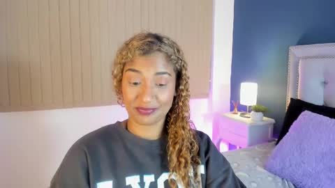 Sarah online show from December 3, 3:22 pm